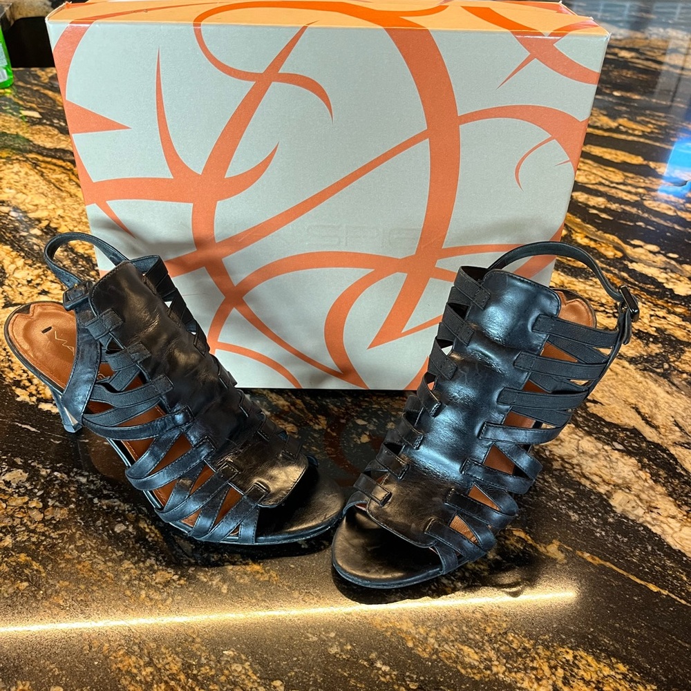 Black 8M open toe Sandle